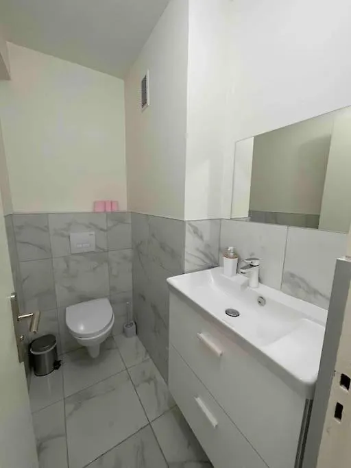 3 Pieces Apartment A Juan-Les-Pins Antibes 0*,  France